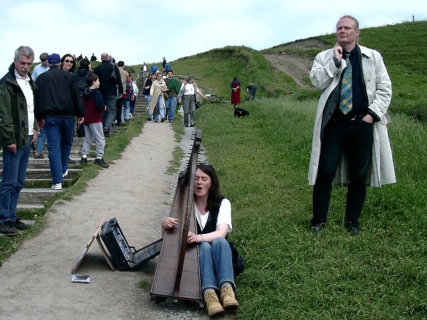 an den cliffs of moher: Tina Mulrooney